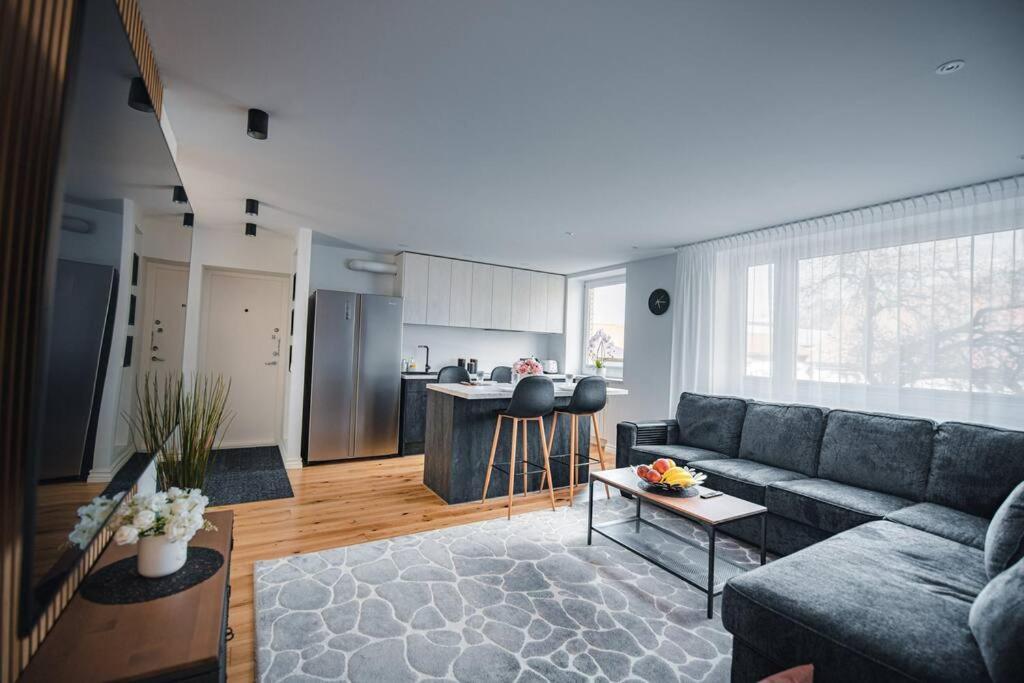 New Luxury 3Br Apartment In Old Town, Free Parking Haapsalu Luaran gambar