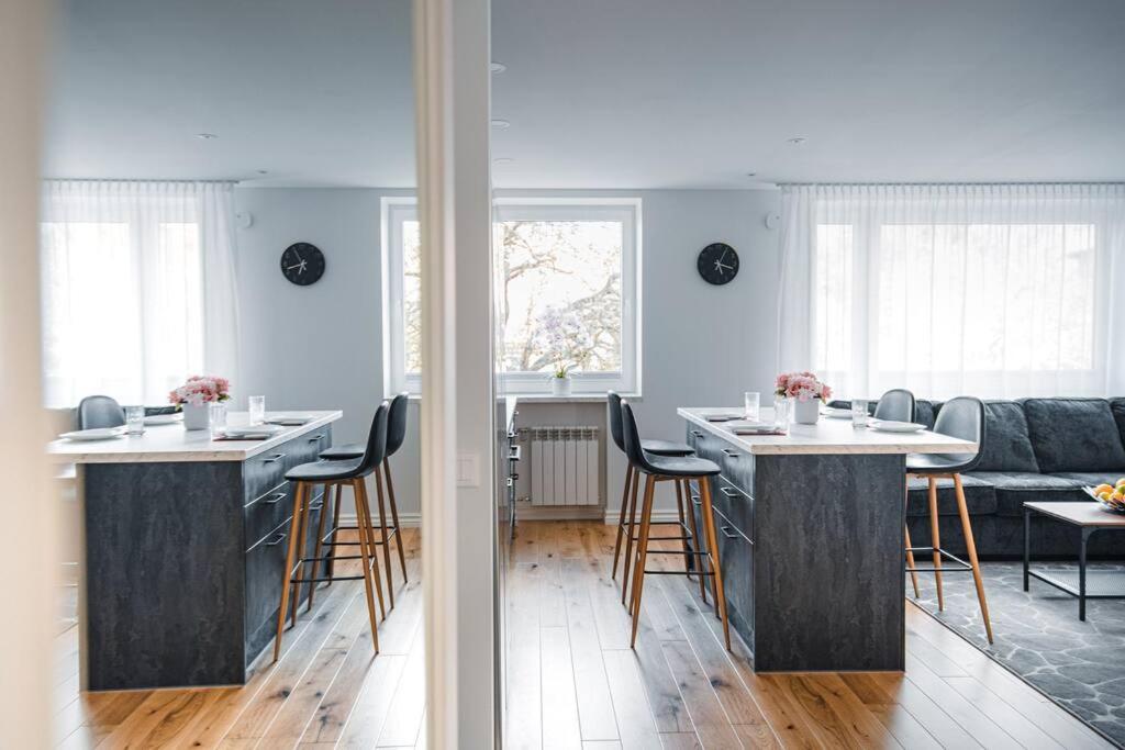 New Luxury 3Br Apartment In Old Town, Free Parking Haapsalu Luaran gambar