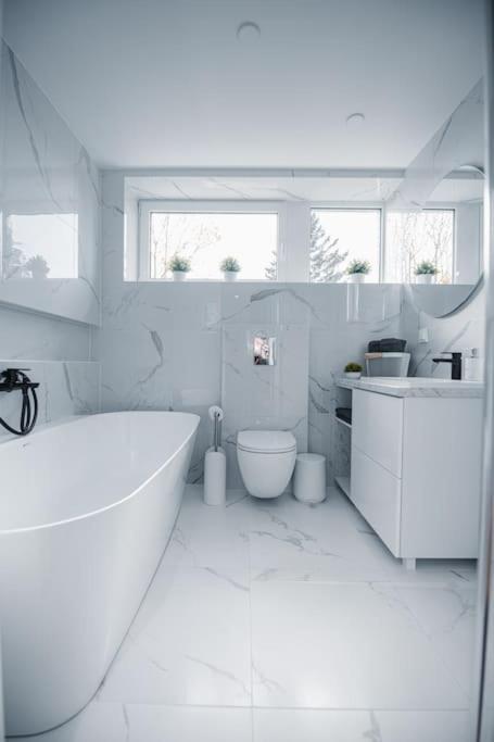 New Luxury 3Br Apartment In Old Town, Free Parking Haapsalu Luaran gambar