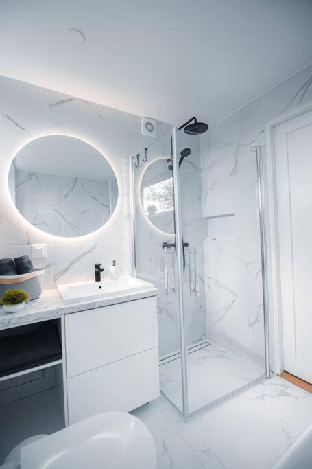 New Luxury 3Br Apartment In Old Town, Free Parking Haapsalu Luaran gambar